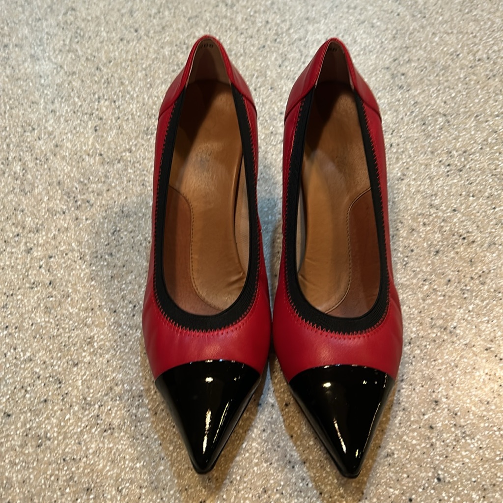 Euc Unique Two-Tone Leather & Patent Rose Petals Heels- Size 7.5m.